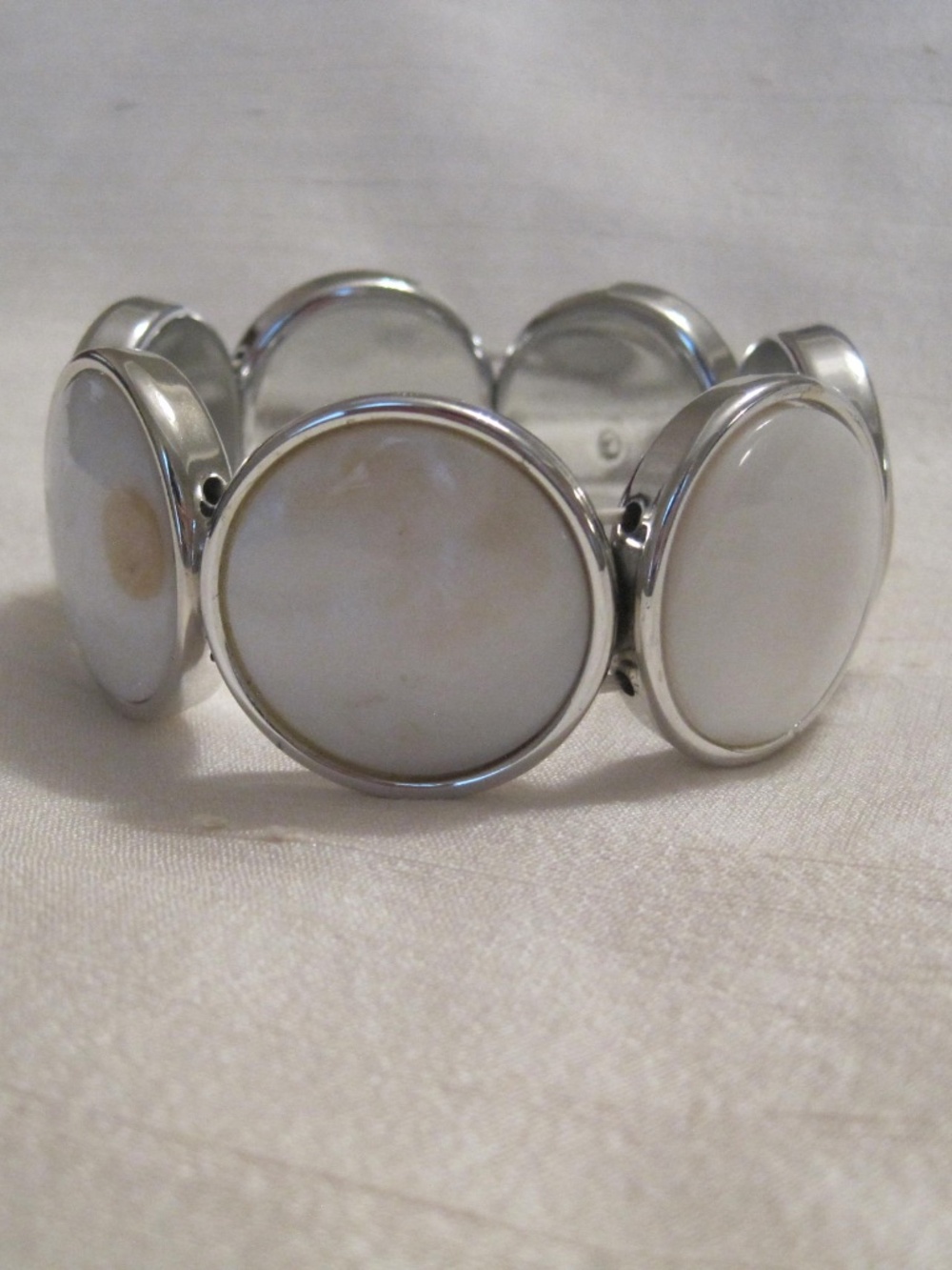 New-Mother of Pearl Cabochon and Silver Tone Setting, Stretch Bracelet.